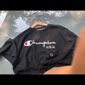 Champion Vintage Cropped Sweatshirt